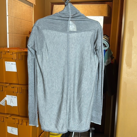 Lululemon Iconic Sweater Wrap Heathered Medium & Light Grey Size Small / Medium - Picture 11 of 11